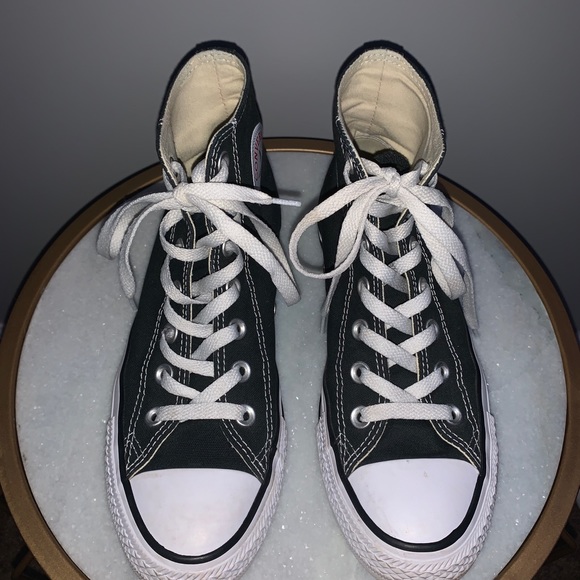converse size 7.5 womens